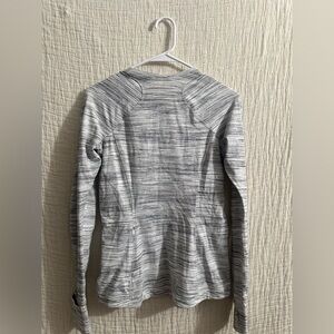 Lululemon Gray Marbled Spacedye Long Sleeve Base Layer Top Size 8